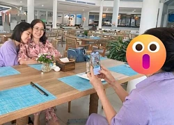 Lê Phương 'nũng nịu' với mẹ ruột trước mặt mẹ chồng, thái độ lộ quan hệ sui gia