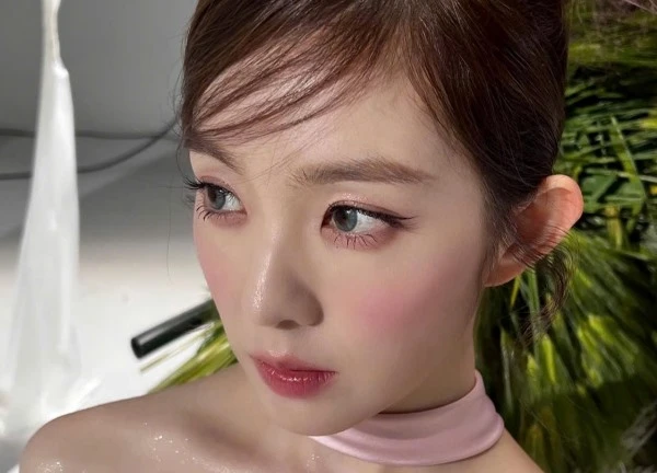 Ngôi sao Kpop nào sở hữu khuôn mặt tỷ lệ vàng được giới thẩm mỹ ca ngợi?