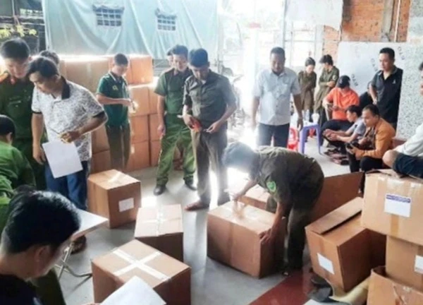 Phát hiện gần 8 tấn sữa, thực phẩm chức năng không nguồn gốc xuất xứ