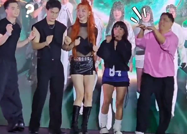 Negav 'challenges' Duc Thinh on stage, fans laugh out loud at the practice version?