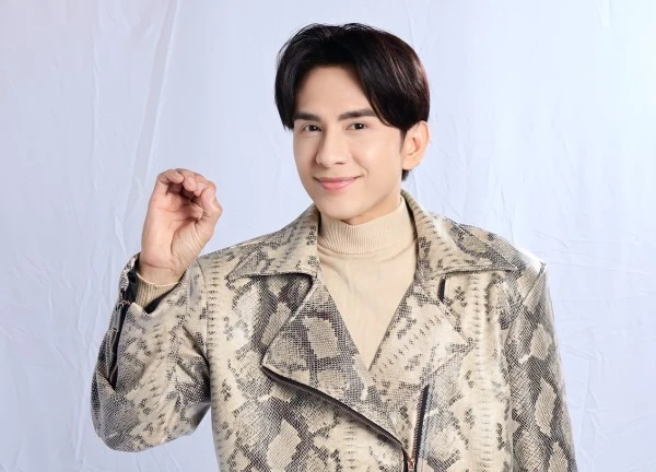 Đan Trường "chung mâm" cùng Tô Hữu Bằng, Lâm Chí Dĩnh