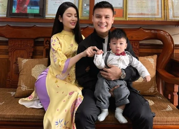 Tặng Chu Thanh Huyền xe sang gần chục tỷ đồng, Quang Hải giàu cỡ nào?