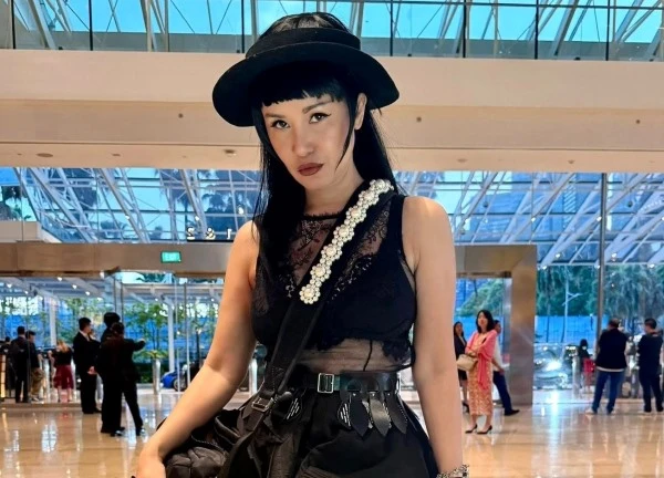 Diva Hồng Nhung lạc quan sau ung thư, U60 mặc chất như gái 20 tuổi