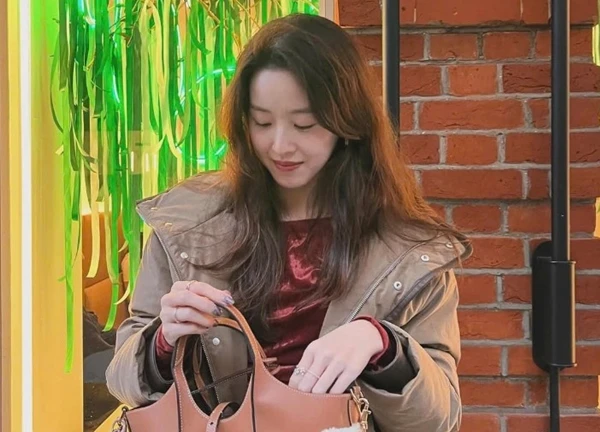 Mặt mộc U35 của "hot girl trà sữa" đình đám: Chữ "ê" của cư dân mạng đến tận thiên đàng...