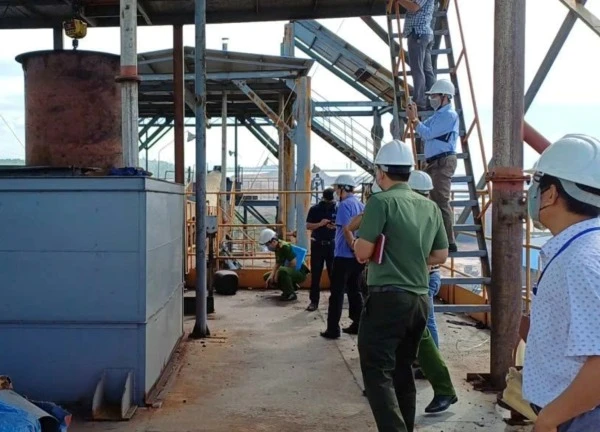 Điều tra vụ 2 công nhân tử vong, 3 người bị thương do ngộ độc khí