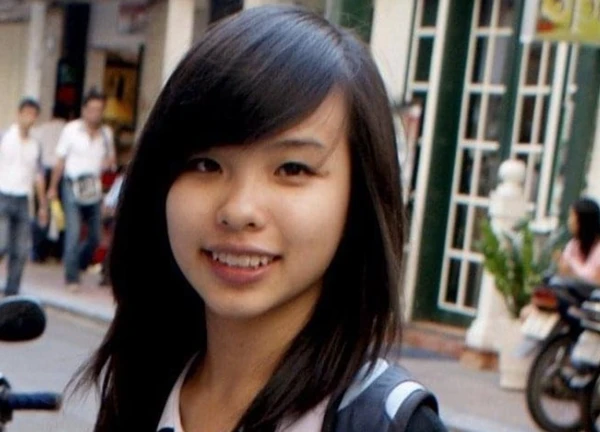 Viên Minh - vợ Công Phượng lộ ảnh hồi đi học, không xinh như hotgirl nhưng khí chất tiểu thư "trâm anh thế phiệt" ngút ngàn