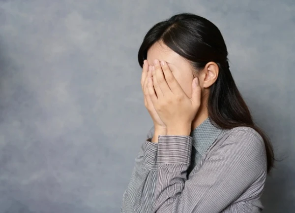 Bà chủ spa khóc lặng thấy chồng ngoại tình trong phòng xông hơi