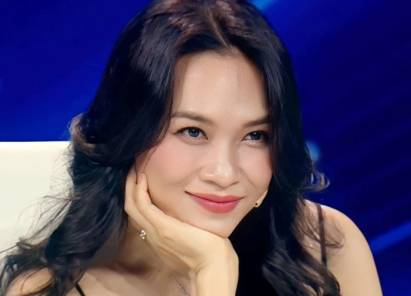 Nữ hoàng Vpop sở hữu nhà trăm tỷ giữa TP.HCM, 26 năm giữ sạch tên tuổi, nghi yêu đàn em kém 10 tuổi