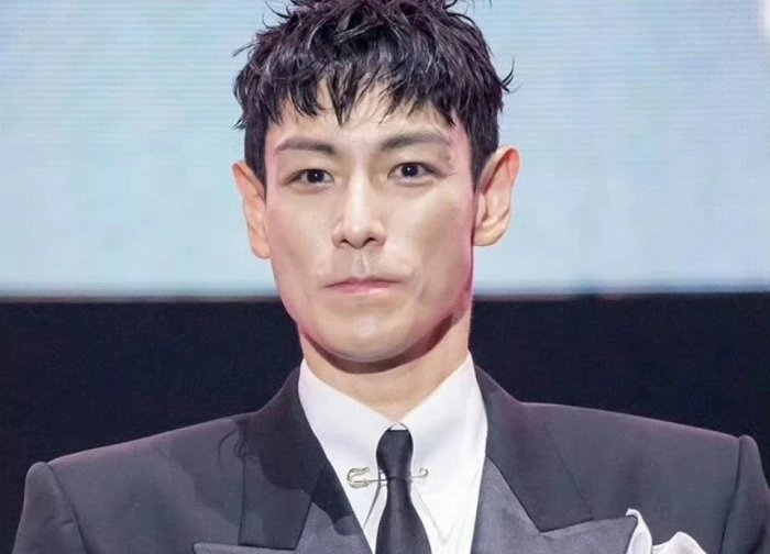 Sốc nặng với "gương mặt ma cà rồng" đáng sợ của T.O.P (BIGBANG), huyền thoại visual Hàn sao lại ra nông nỗi này?