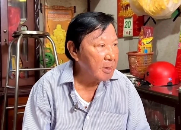 'Ông bầu' cải lương lừng lẫy giờ ở nhà cũ nát, vợ phải đi rửa bát kiếm tiền