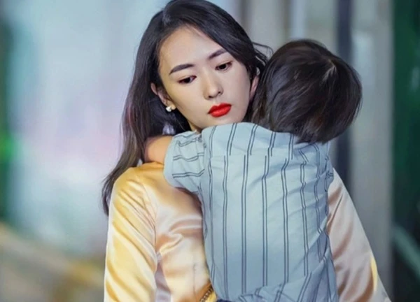 Từng tha thứ cho chồng ngoại tình, không ngờ có ngày gái trẻ bế con đến tận nhà nhận bố