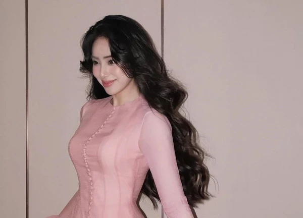Gu ăn mặc gợ.i cả.m của Hương Liên trước khi kết hôn