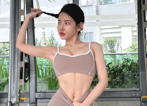 Hot girl Vũ Thu Hương khoe đường cong nóng bỏng, thay đổi nhờ tập gym