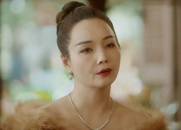 Mặt trời lạnh - Tập 6: Nữ đại gia giận xanh mặt khi bị từ chối