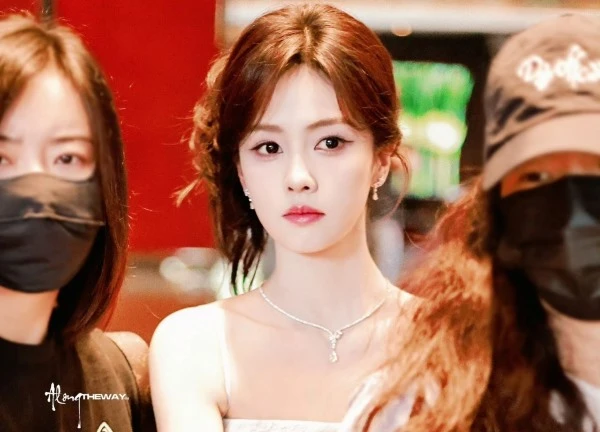 Mỹ nhân Trung Quốc đi quảng bá phim mới mà đẹp quá sức tưởng tượng, visual nữ thần khiến netizen ngắm không muốn dừng
