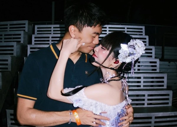 Ca nương Kiều Anh thắng đời 1-0, nhìn cách chồng cưng, chồng chiều mà muốn "xin vía" ngay và luôn!