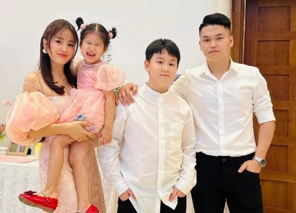 Con gái nhỏ nói một câu khiến Lê Phương nghẹn ngào: Ai làm mẹ cũng sẽ hiểu cảm giác này