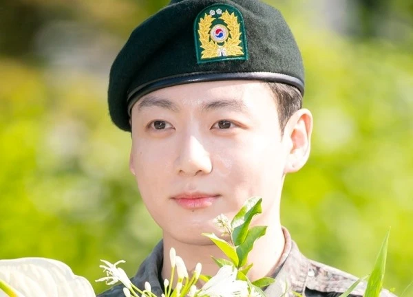 Jungkook (BTS) và cuộc đấu tranh dai dẳng với những người hâm mộ cuồng nhiệt