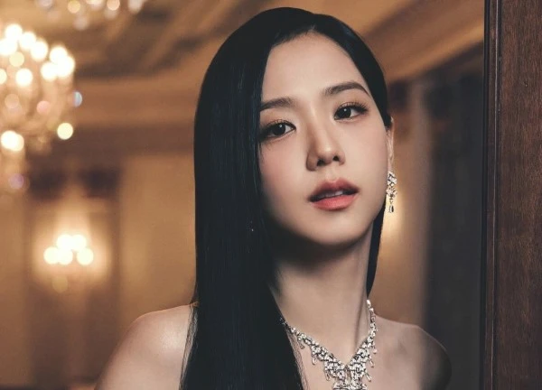 Dân mạng được phen náo loạn vì Jisoo (BLACKPINK) "mất tích"