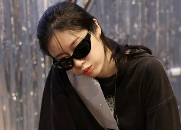 Jiyeon (T-ara) "quậy" tưng bừng hậu ly hôn, con tim giờ đã vui trở lại?