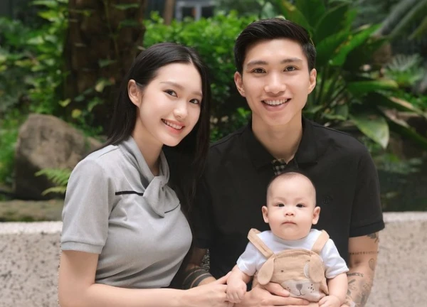 Doan Van Hau's wife caused controversy when she "flattered" her father-in-law and ignored her biological father?
