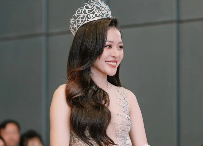 Thêm Hoa hậu 2k3 nhà Sen Vàng công khai "dao kéo" trước thềm thi Quốc tế