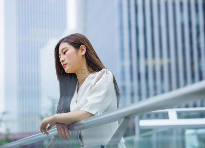 Tôi sốc khi phát hiện hành động kì lạ của chồng mỗi lúc anh đi công tác xa vợ lâu ngày