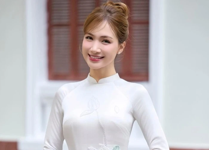 Cuộc sống hiện tại của Hòa Minzy sau 5 tháng úp mở có tình yêu mới