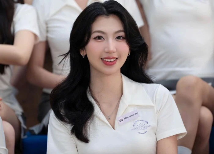 Tân Hoa khôi Sinh viên Việt Nam sở hữu nhan sắc, trình độ học vấn thế nào?