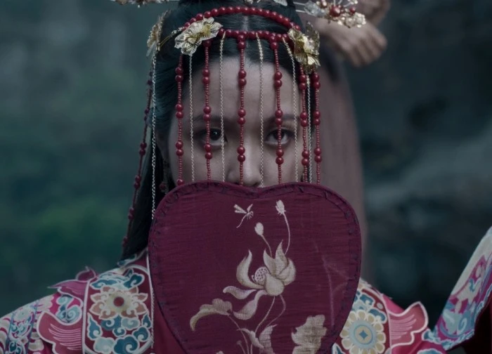 Lâm Thanh Mỹ hóa cô dâu cổ trang trong phim kinh dị mới