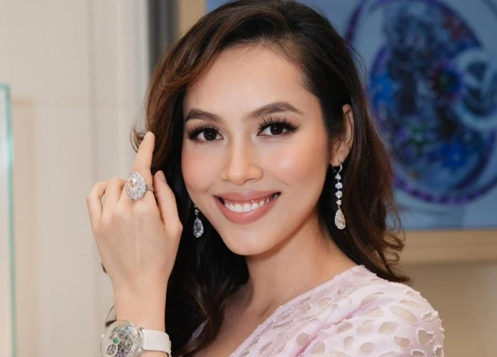 Á hậu Việt mắc bệnh lạ: Có túi nước bẩm sinh trong ổ bụng, 1 năm phải đi hút 2 lần