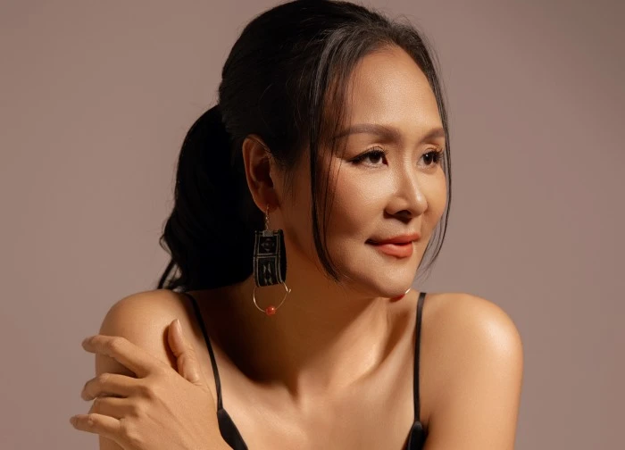 Nở rộ cuộc thi sắc đẹp, 2 đêm có 3 hoa hậu: Danh hiệu có đang mất giá?