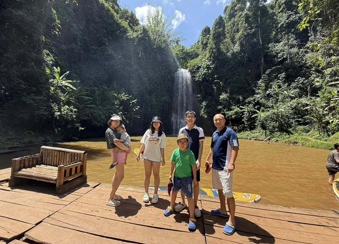 Ông bố Hà Nội tự tay làm trại hè ý nghĩa, 4 con vui sướng tận hưởng mùa hè