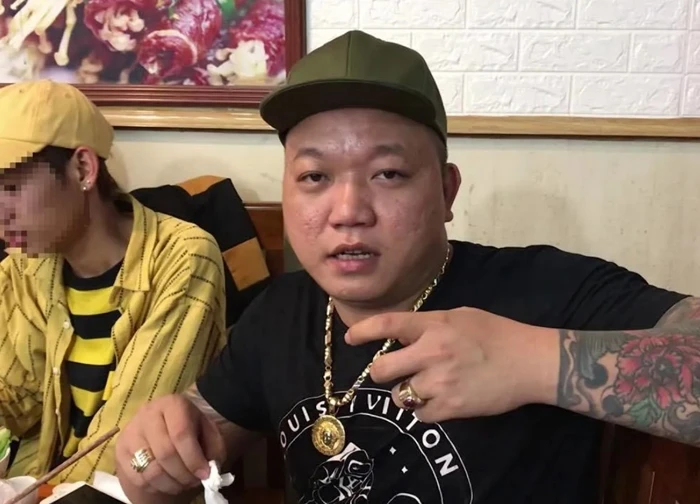 Khoe tiền, văng tục: "Giang hồ mạng" được tung hô, cảnh báo lệch chuẩn