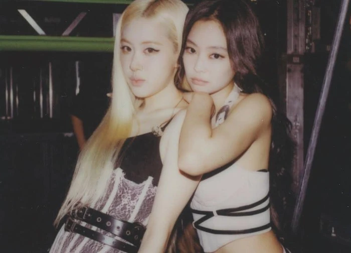 Jennie, Rosé (BLACKPINK) đăng ảnh nhạy cảm gì mà xóa trong một nốt nhạc?