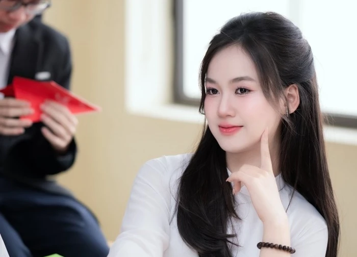 Lộ EQ của Thủ khoa khối A00 Hiền Mai khi lên VTV, netizen: Tiểu thuyết còn không dám viết nữ chính cỡ này
