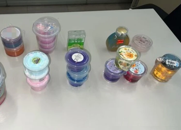 Phát hiện chất kích ứng dạ dày, da, gan thận vượt tới 8,6 lần mức cho phép trong đất nặn dẻo cho trẻ em