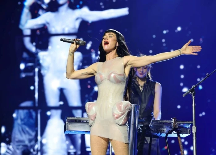 Xót xa cảnh Katy Perry kìm nén, cố không khóc giữa lúc chia tay Orlando Bloom