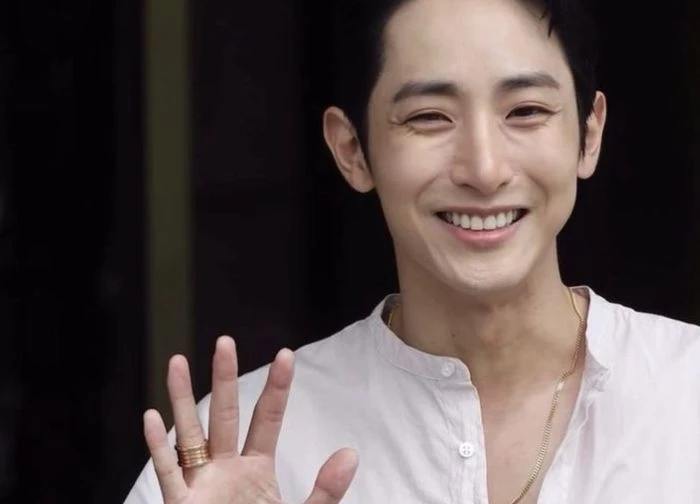 Lee Soo Hyuk from a supermodel with perfect angles, shines in supernatural films