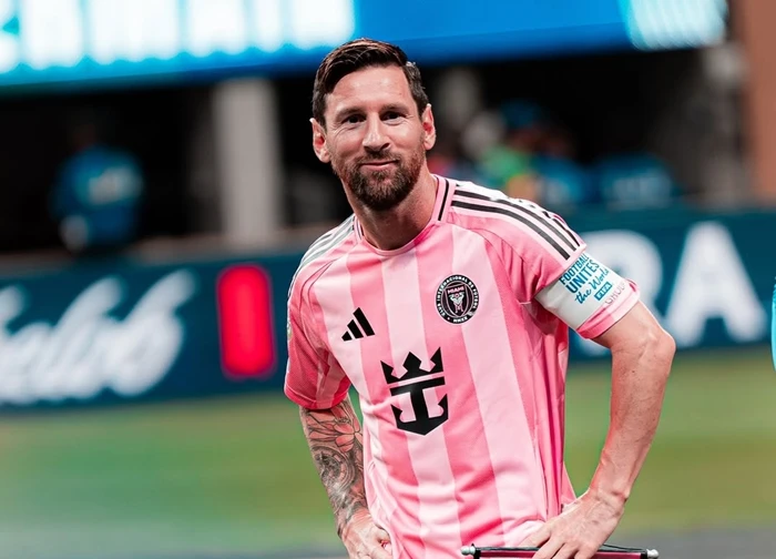 Lionel Messi phá kỷ lục của Ronaldo
