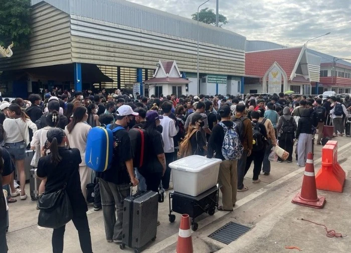 Hơn 30.000 lao động Campuchia hồi hương từ Thái Lan giữa xung đột