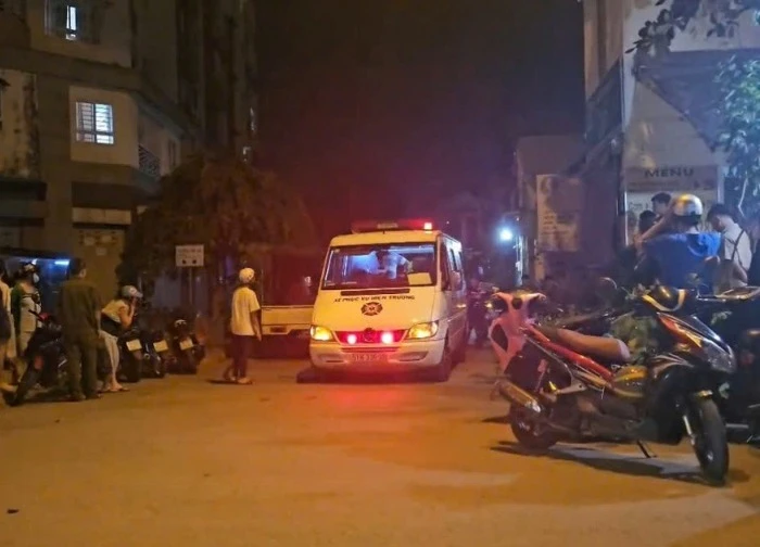 Nam sinh rơi từ tầng 10 chung cư ở TPHCM