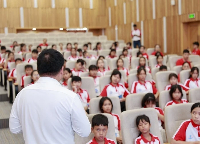 Ông Hoàng Nam Tiến và những chia sẻ gây chú ý về khởi nghiệp, kinh doanh