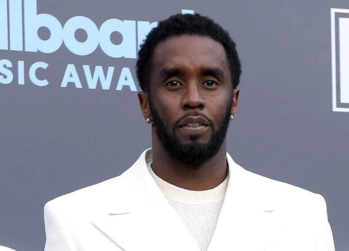 Ông trùm Diddy: Nộp đơn xin tha, lộ tin Trump "bật đèn xanh"?