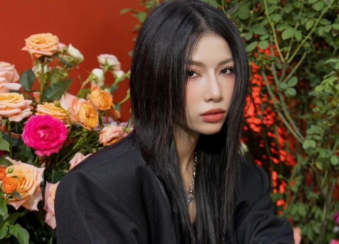 Quá khứ không "gồng cứng người" của "Em Xinh" LyHan