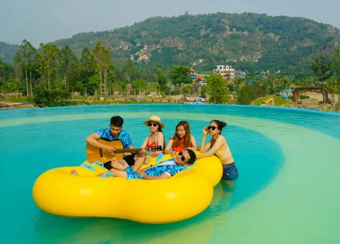 Công viên nước Thanh Long Điểm hẹn sôi động mùa lễ 2-9