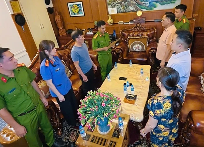 Khám xét khẩn cấp nơi làm việc của 'bầu' Đoan ở Thanh Hóa