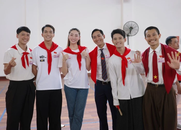 "Sốt" video Hoa hậu và diễn viên "Mưa đỏ" trả lời vì sao đất nước mình đẹp