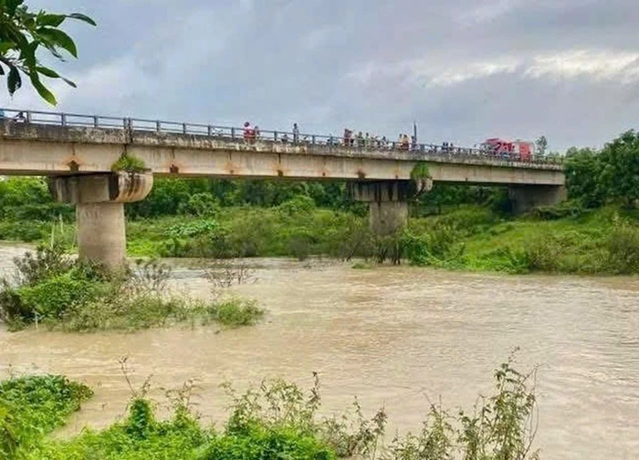 Thi thể thanh niên nổi trên sông ở Lâm Đồng sau nhiều giờ mất tích