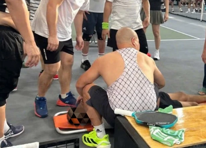 Người đàn ông bất tỉnh khi chơi pickleball giữa thời tiết nắng nóng như đổ lửa